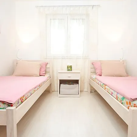 Zhouse - Your House * 佩特坎内