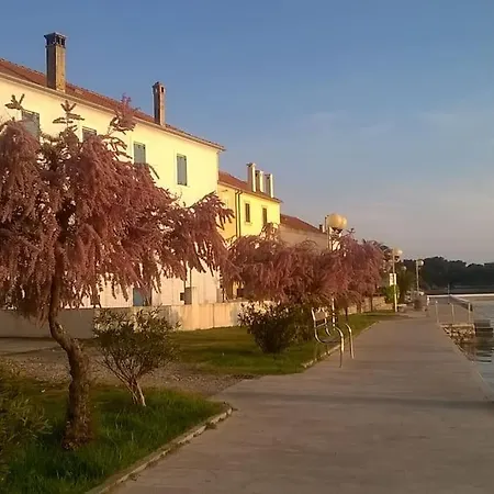 Villa Zhouse - Your House Petrcane